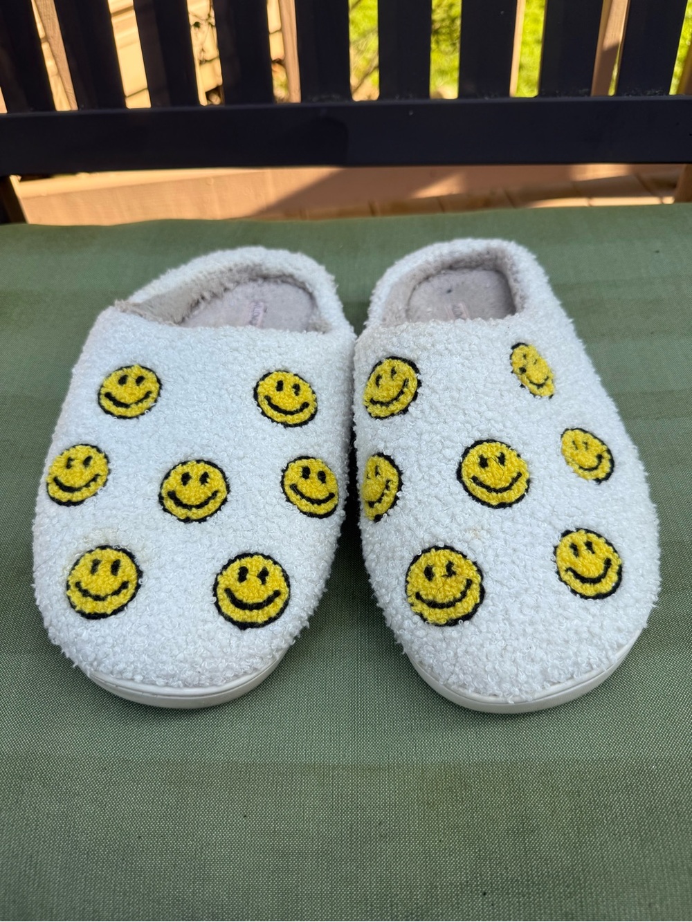 Cozy White Smiley Face Women’s Slippers
